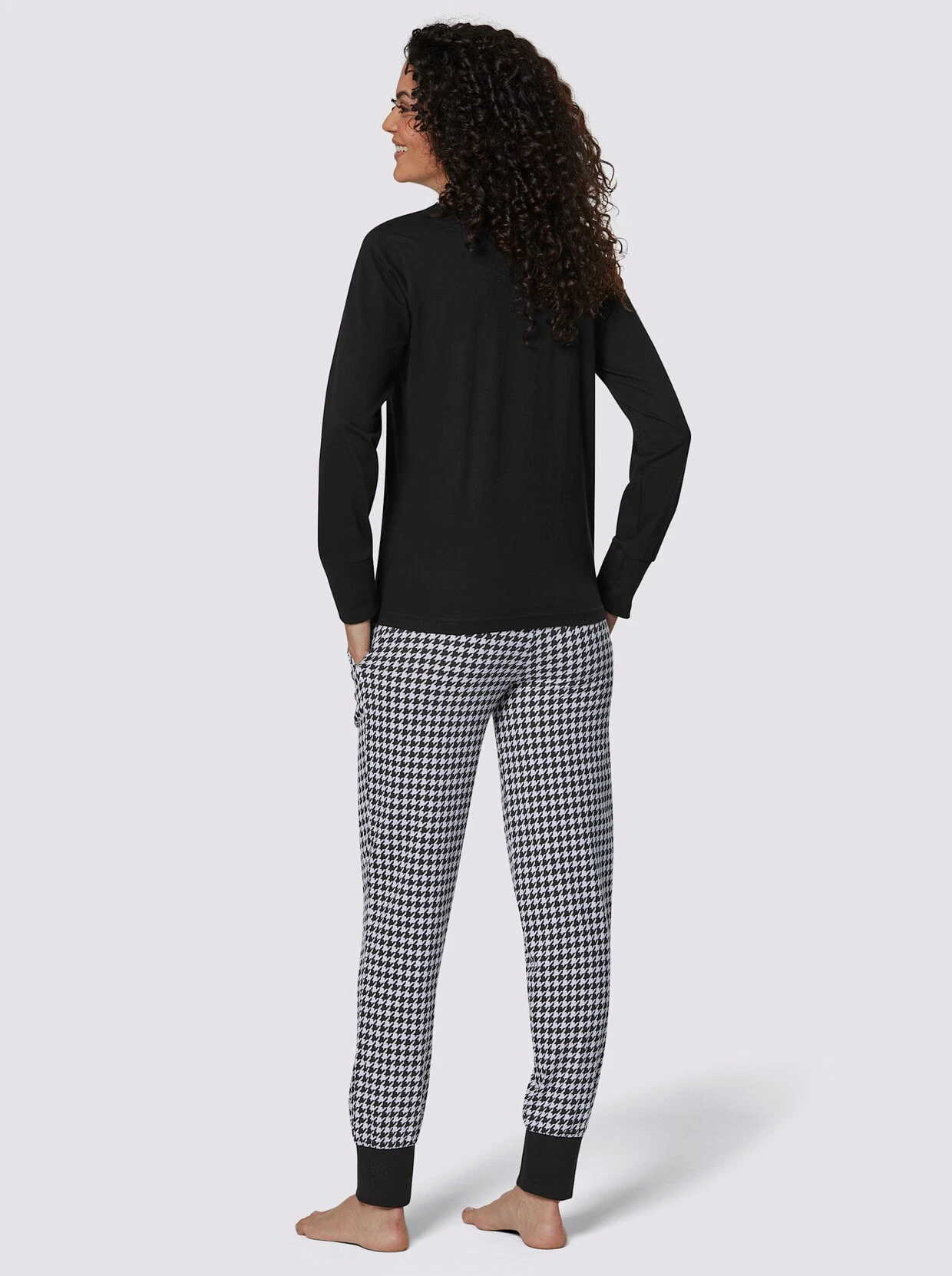 Creation L Premium Modal-Schlafanzug In Schwarz-weiß-bedruckt – Bild 3