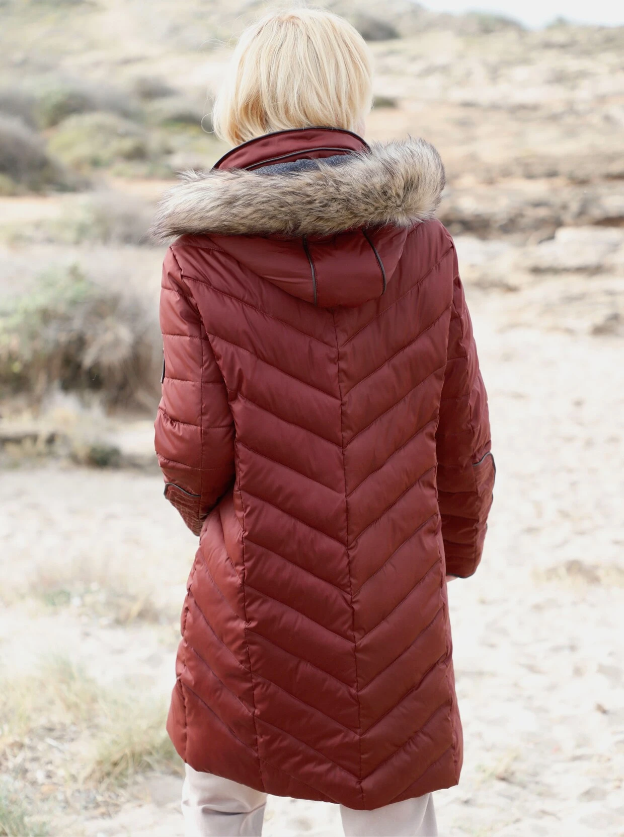 Steppmantel In Zimt – Bild 2