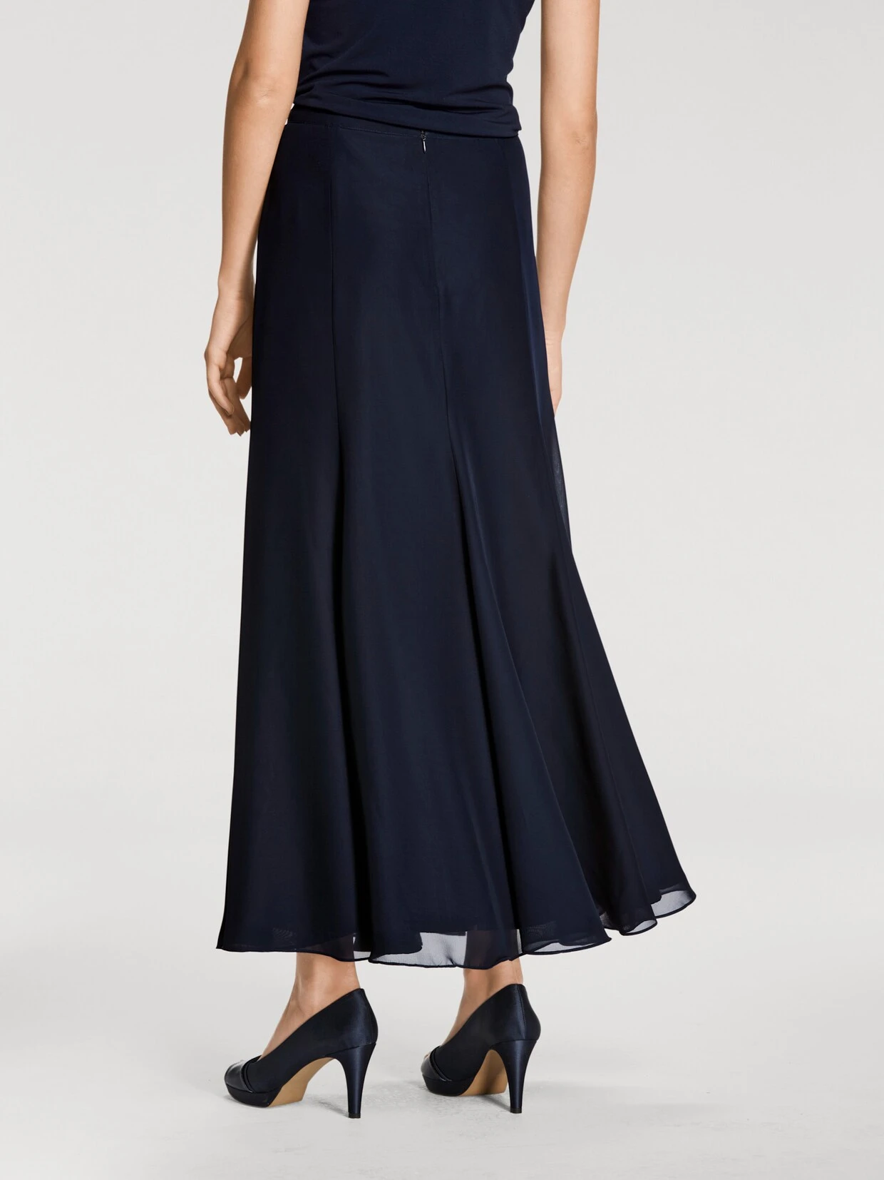 Heine Godetrock In Nachtblau – Bild 2