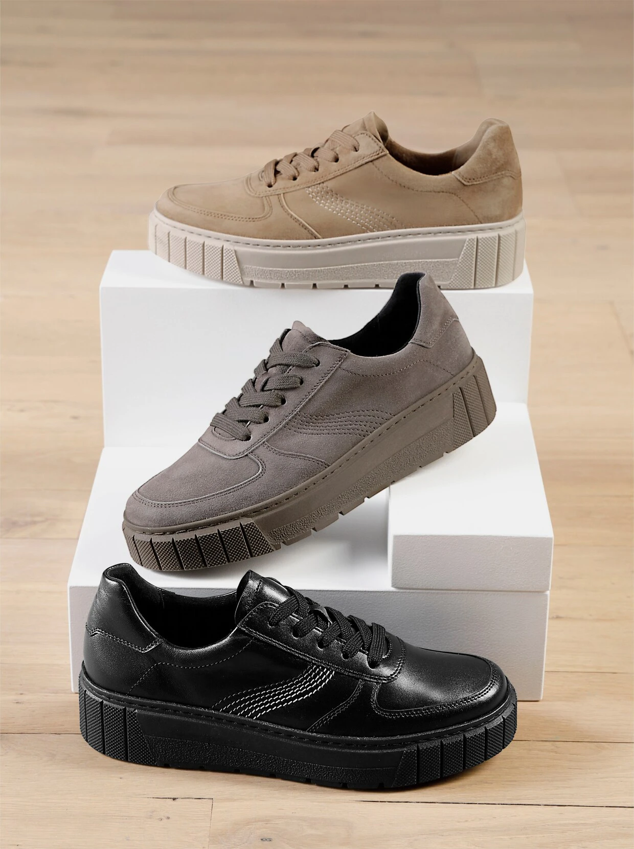 Gabor Schnürer In Schwarz