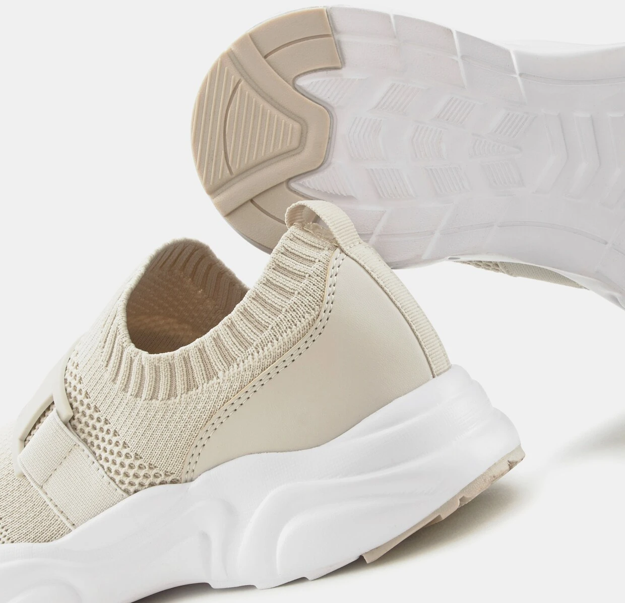 LASCANA ACTIVE Slip-On Sneaker In Beige – Bild 5