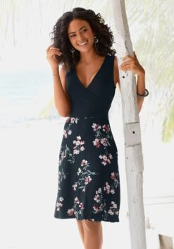 Beachtime Strandkleid In Marine-geblümt-bedruckt